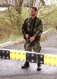 Daria Glower Photo 1