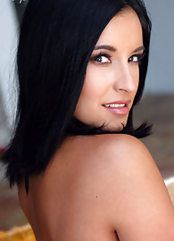 Elizabeth Mincini Photo 3