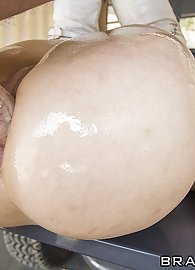 Sheena Ryder Photo 15