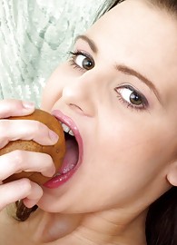 Vanessa Virgin Photo 13