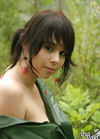 Ariel Rebel Photo 9