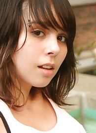 Ariel Rebel Photo 9