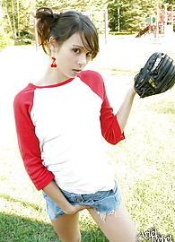 Ariel Rebel Photo 15