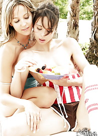 Ariel Rebel Photo 11