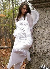 Ariel Rebel Photo 11