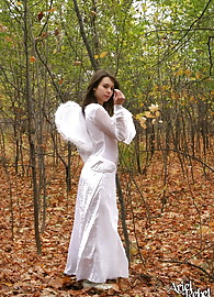 Ariel Rebel Photo 15