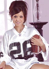 Yurizan Beltran Photo 7