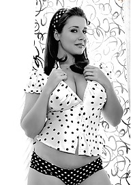 Erica Campbell Photo 10