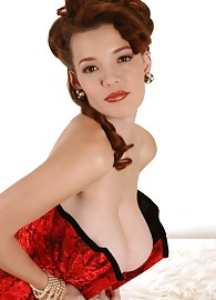 Danielle Riley Photo 7