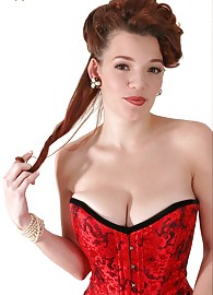 Danielle Riley Photo 1