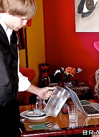 Sarah Jessie Photo 7