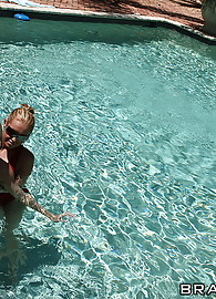 Britney Brooks Photo 9