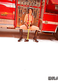 Sarah Shevon Photo 11