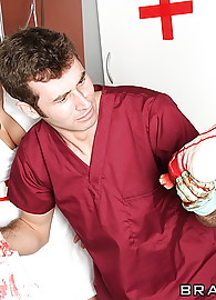 Claire Dames Photo 7