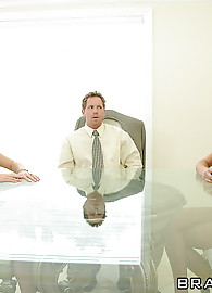 Victoria White Photo 9