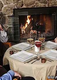 Sarah Vandella Photo 15