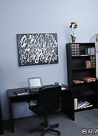 Kagney Linn Karter Photo 10