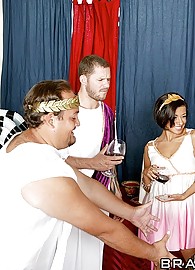 Vanessa Leon Photo 5