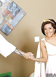 Vanessa Leon Photo 10