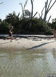 Aimee Addison Photo 5