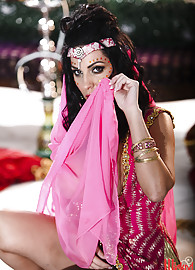 Veronica Rayne Photo 5