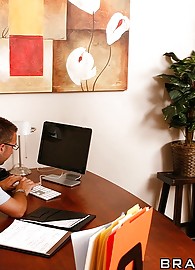 McKenzie Lee Photo 11