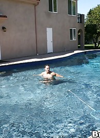 Heidi Mayne Photo 12