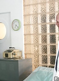 Rebeca Linares Photo 4