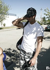 Victoria Valentino Photo 10