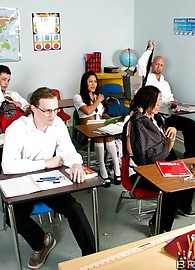 Jenaveve Jolie Photo 9