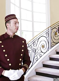 Kelly Divine Photo 5