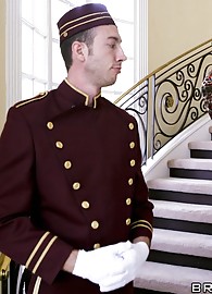 Kelly Divine Photo 6