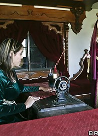 Memphis Monroe Photo 8