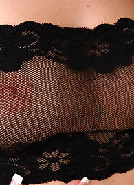 Rebecca Linares Photo 7