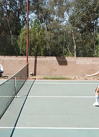 Kagney Linn Karter Photo 3