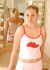 Alison Angel Photo 7