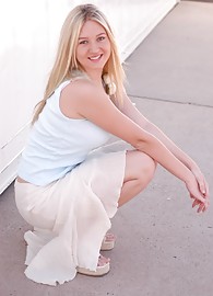 Alison Angel Photo 7