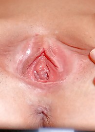 Carli Banks Photo 10