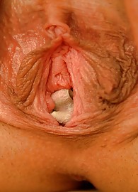 Tiffany Brookes Photo 3