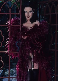 Dita Von Teese Photo 2