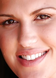 Nikki Loren Photo 11