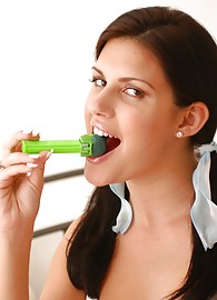 Nikki Loren Photo 15