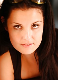 Valerie Vasquez Photo 6