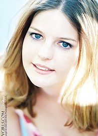 Alicia Angel Photo 15