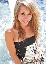 Riley Jensen Photo 7