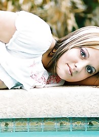 Nicole Parks Photo 14