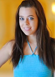 Erin Taylor Photo 11