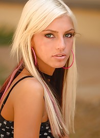 Christine Alexis Photo 6