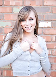 Capri Anderson Photo 3