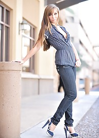 Capri Anderson Photo 2